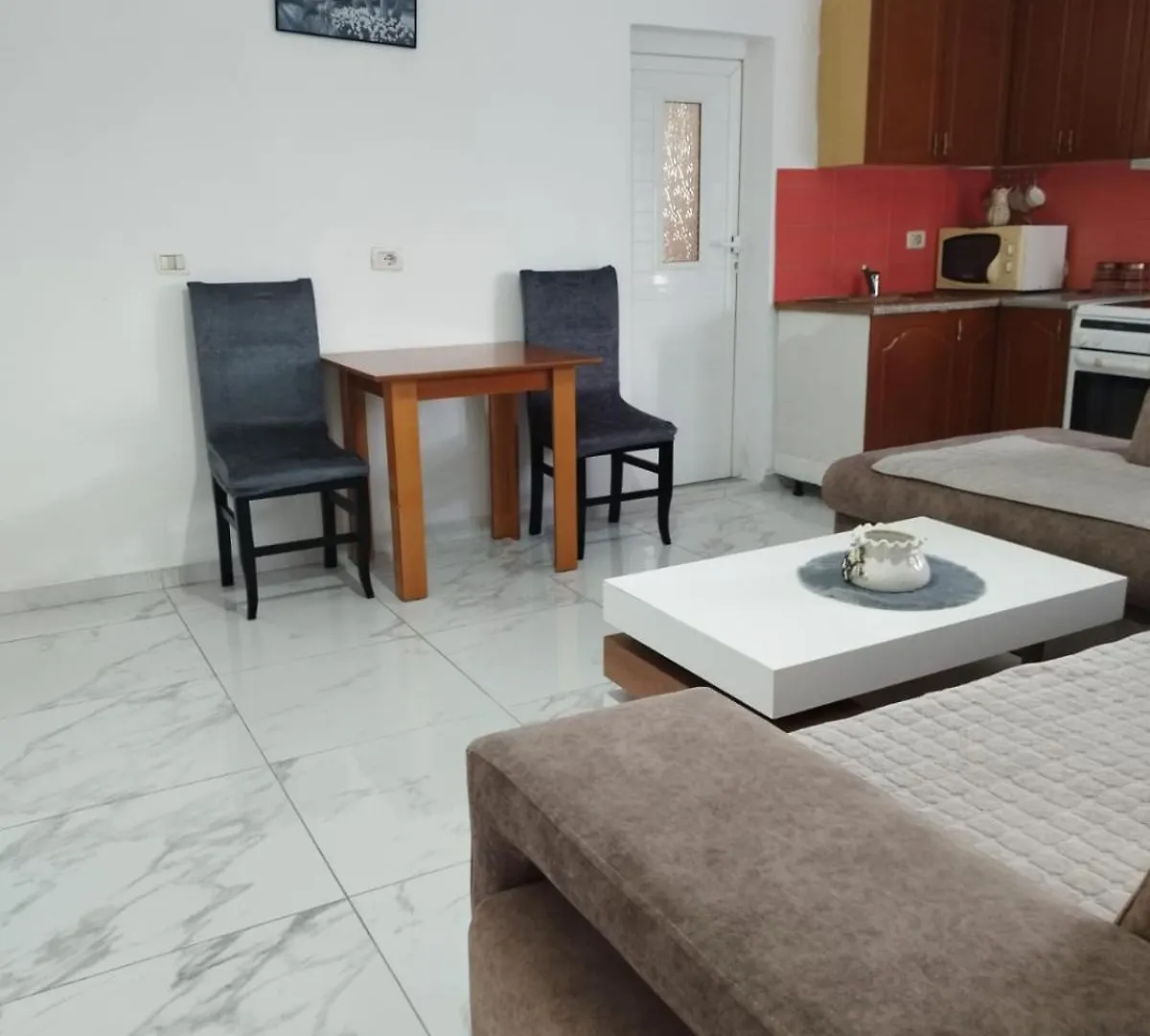 Vila Rusi Σαράντα